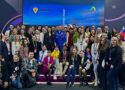 Председатель молодежного совета ДВОМЦ ФМБА России приняла участие во Всемирном фестивале молодежи