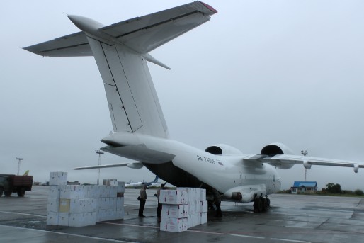 Самолет ФМБА России доставил в Приморье вакцины для профилактики заболеваний в зоне подтопления