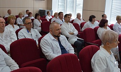 Вероника Скворцова посетила Дальневосточный окружной медицинский центр ФМБА России