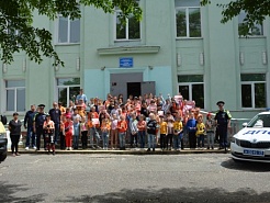 Мастер-класс по оказанию неотложной медицинской помощи провели сотрудники ДВОМЦ ФМБА России в день защиты детей 